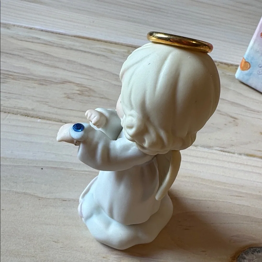 Precious Moments Porcelain Figurine Month Of December Model #261327